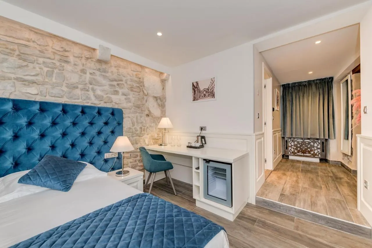 M Luxury Rooms Split 4*,