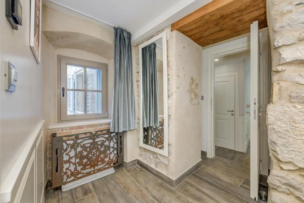 M Luxury Rooms Split 4*,